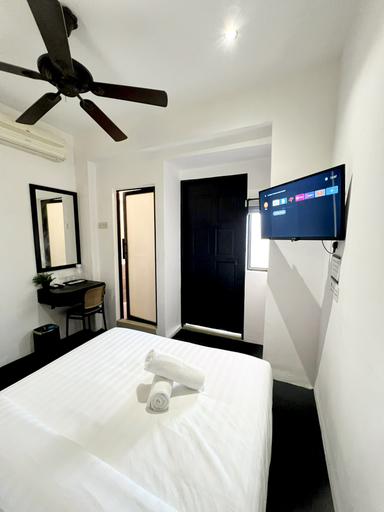 Quee Hotel Room Type - Superior Balcony Room