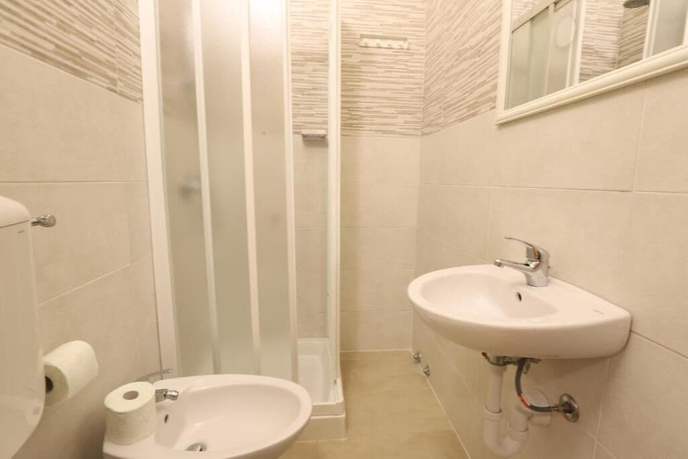 Bathroom 4, Hotel Carlo Goldoni, Milano