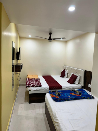 Bedroom 2, Cable Car, Varanasi