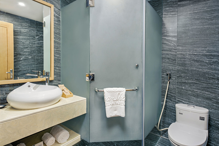 Bathroom 5, Seashore Hotel & Apartment, Da Nang