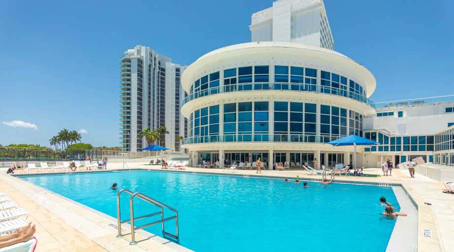 Exterior & Views 1, Girasole Apartments, Miami-Dade