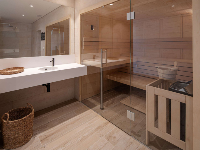 Bathroom 5, Mercure Ponta Delgada Azores, Ponta Delgada