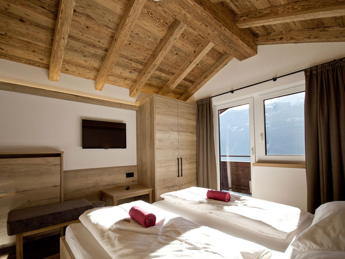 Bedroom 2, Farmhouse Mittersill near KitzSki Slopes, Zell am See