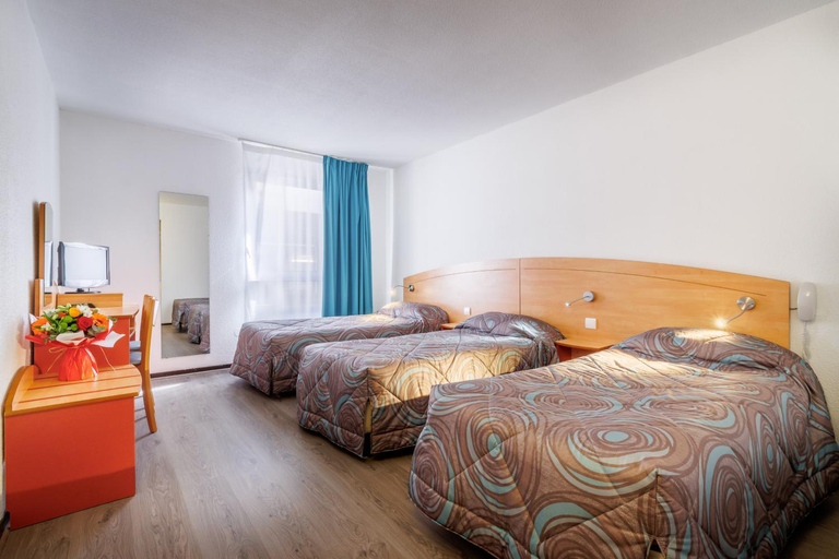 Bedroom 2, Hotel Ariane, Hautes-Pyrénées