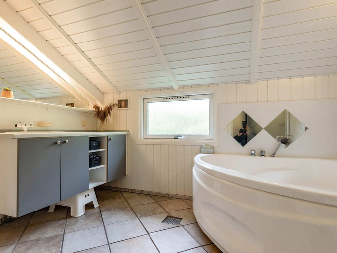Bathroom 3, 4 Star Holiday Home in Lokken, Jammerbugt
