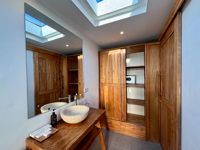 Bathroom 5, Campbar 2 by AGATA, Badung