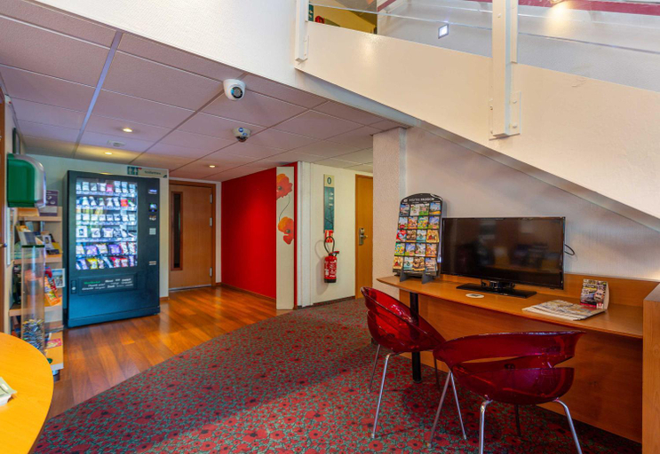 Public Area 2, B&B HOTEL Blois Nord Vallee Maillard, Loir-et-Cher