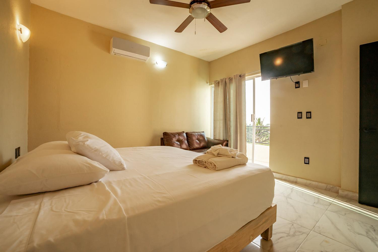 Bedroom 3, Guitarra Inn, Dist. Pochutla