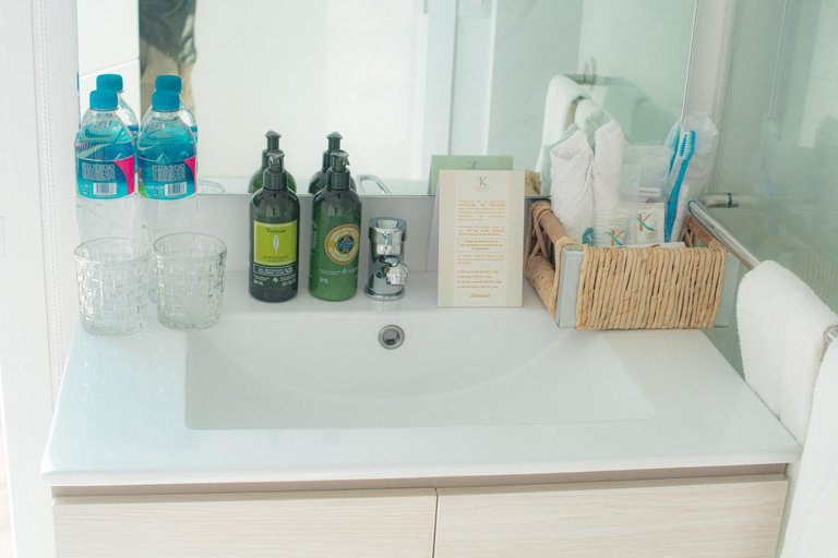 Bathroom 3, Karibao Resort Town, Playas