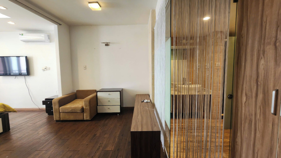Others 4, Central Garden Building - D1 Centre, District 1