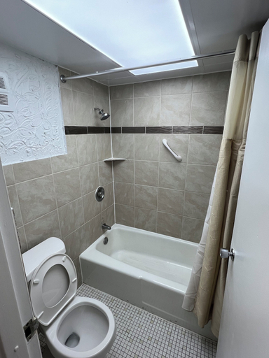 Bathroom 3, Economy Inn, Kankakee