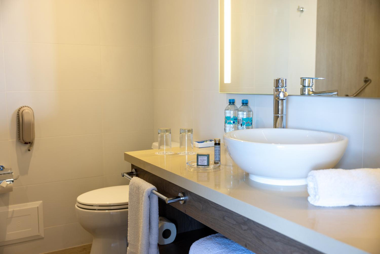Bathroom 5, Aranwa Paracas Resort & Spa, Pisco