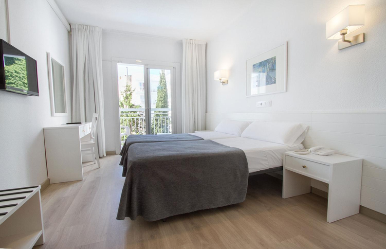 Bedroom, Hotel Garbi Park & AquaSplash, Girona