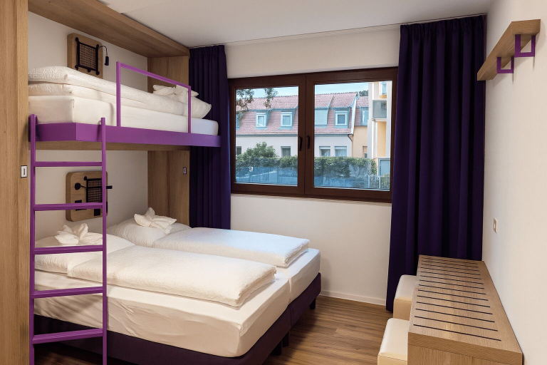 Bedroom 3, Hotelkonkurrenz, Nürnberg