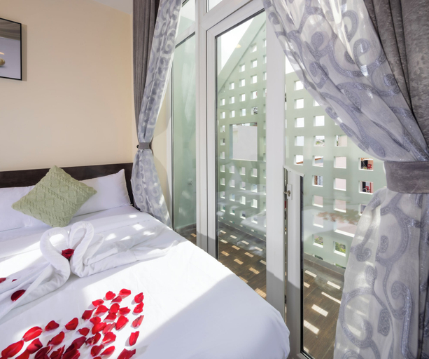 Bedroom 5, Diamond Crown 2, District 3