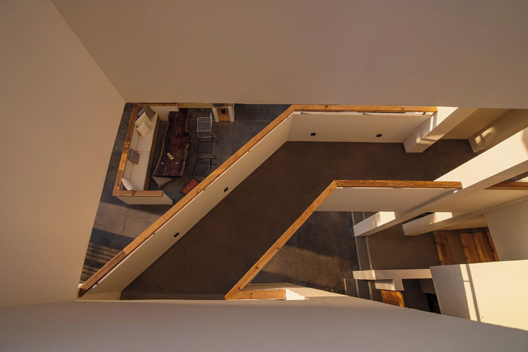 Handrails in hallways, FEIFAN Erhai Lake Hotel, Dali Bai