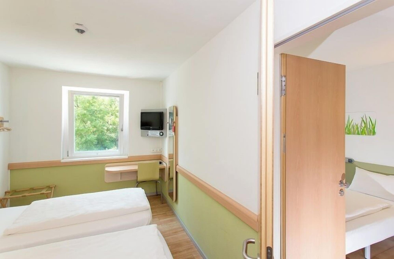 Bedroom 3, ibis budget Augsburg City, Augsburg