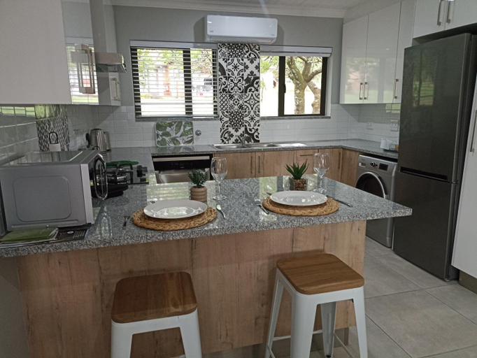 Others 3, The Bird Hide Luxury Self catering Chalets, Ehlanzeni