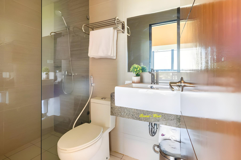 Bathroom 4, Ocean Suites @ One Manchester Place-Mactan Newtown, Lapu-Lapu City