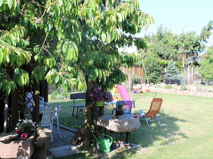 Others 4, Cozy Apartment with Garden, Nordwestmecklenburg