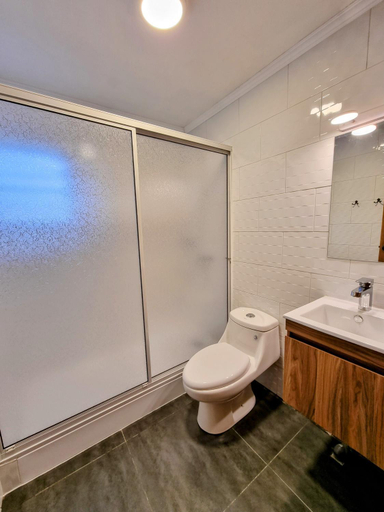 Bathroom 5, Renaca House Hotel, Valparaíso