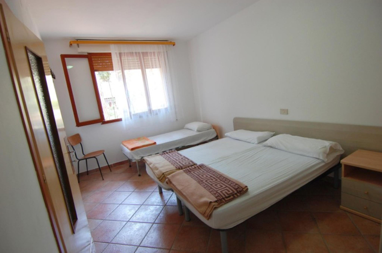 Bedroom 3, Cozy Accommodation for you in Rosolina Mare, Rovigo