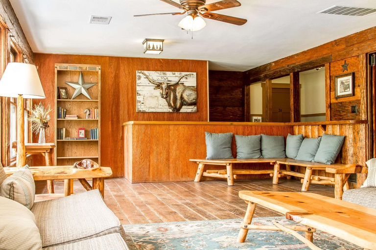 Public Area 2, Sierra Sky Ranch, Madera