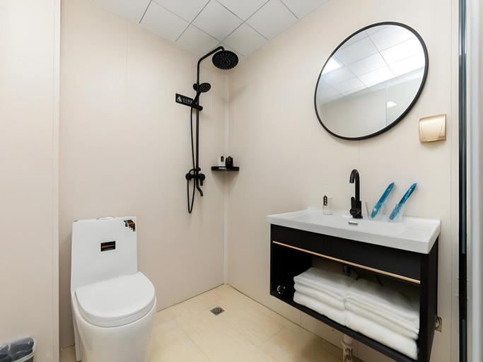 Bathroom 2, Shell Hotel Liaoning Shenyang Dadong District Middle Street North Railway Station, Shenyang