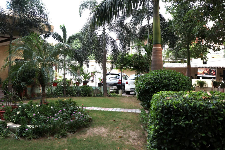 Others 5, Sheela Stays, Ludhiana