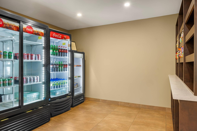 Food & Drinks 5, Quality Inn & Suites Bathurst, Gloucester