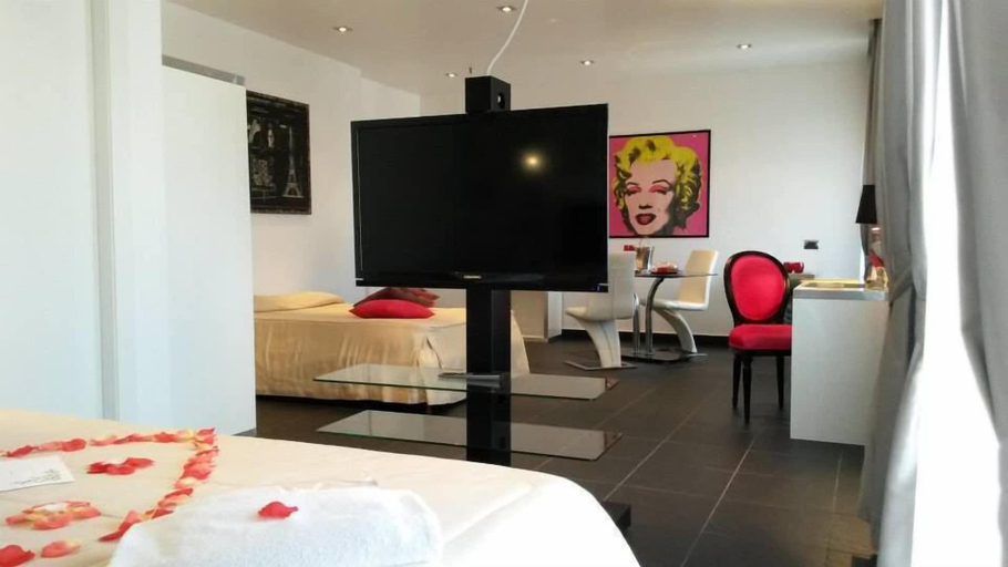 Bedroom 2, Hotel Europa, Caserta