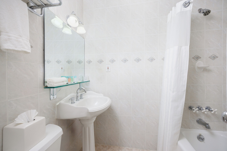 Bathroom 5, The Andrew Hotel, Nassau