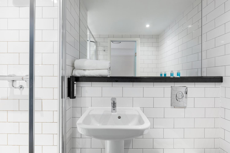 Bathroom 3, Tune-Liverpool City Centre, Sefton