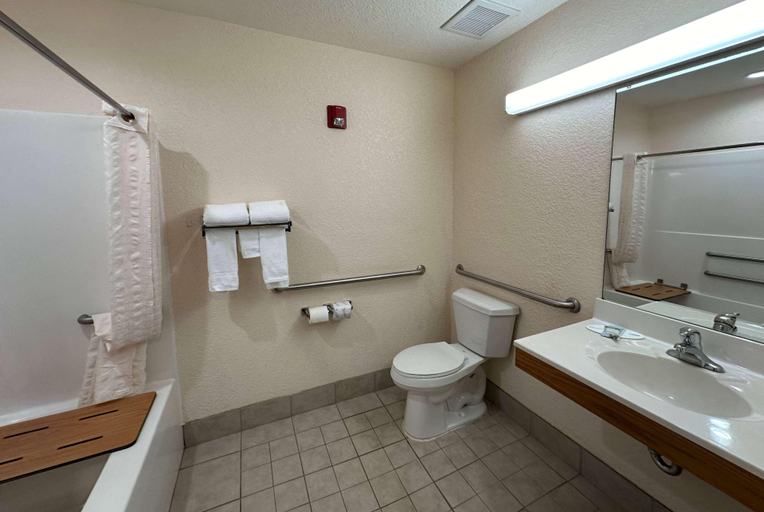 Bathroom 4, Microtel Inn & Suites By Wyndham Tomah, Monroe