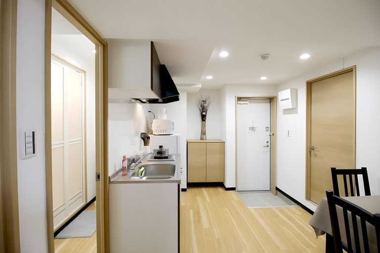 Others 2, Uhome Sendagi Apartment, Bunkyō