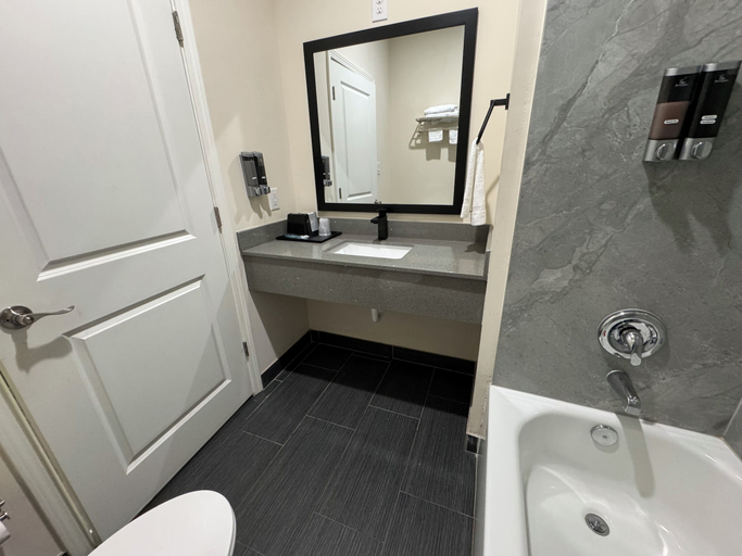 Bathroom 5, Elite Inn & Suites, Houston