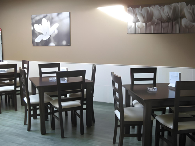 Food & Drinks 3, Hostal T4, Madrid