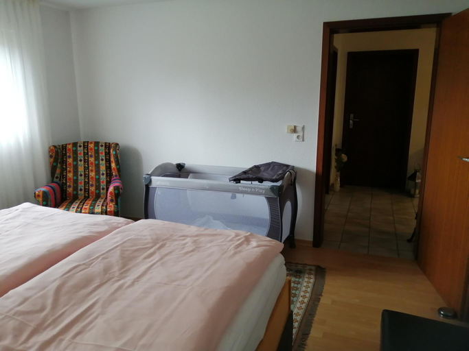 Bedroom 2, Sonnige Wohnung in Bad Driburg mit Garten, Höxter