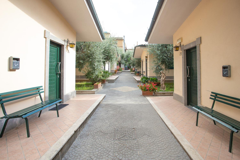 Others 3, Hotel Tecla, Rome