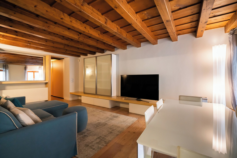 Others 4, Residenza Balena, Verona