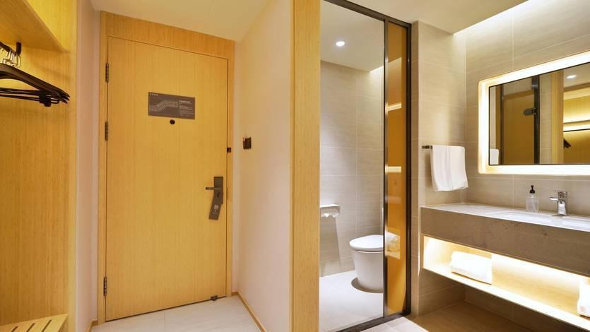 Bathroom 3, JI Hotel Shanghai Jinshan Wanda, Shanghai