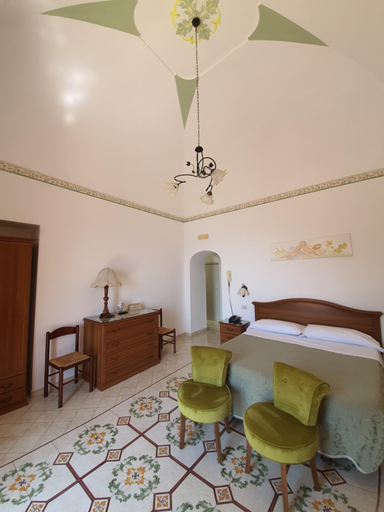 Bedroom 2, Villa Celentano, Salerno