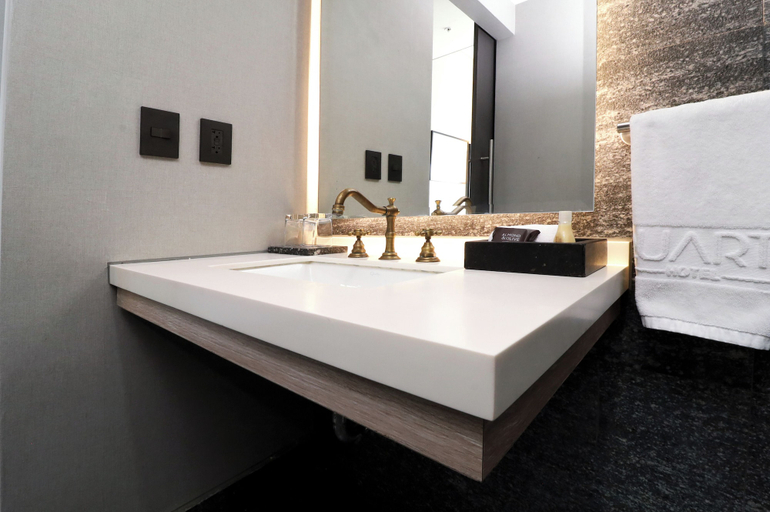 Bathroom 3, Quartz Care Hotel & Spa Tijuana, Tijuana