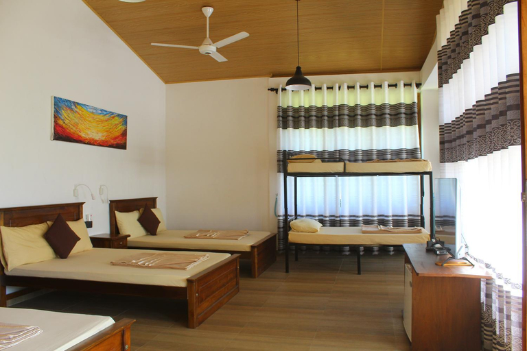 Bedroom 2, Triniton Holiday Villas, Ambagamuwa