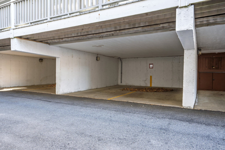 Others 5, All is Wells Incredible Location! Walk to Beach, York