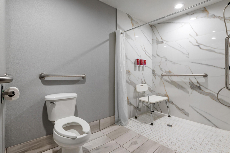 Bathroom 3, SureStay Hotel by Best Western McAlester, Pittsburg