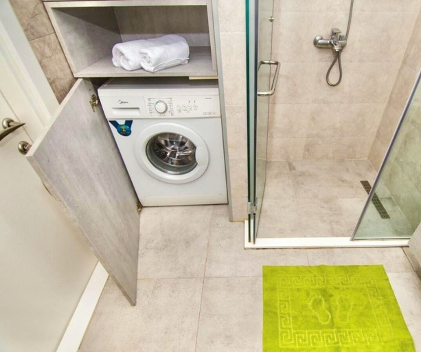 Bathroom 4, Alliance Palace Aparthotel, Batumi