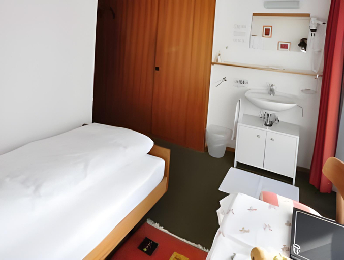 Bedroom 2, Elite Alpine Lodge - Apart & Breakfast, Visp