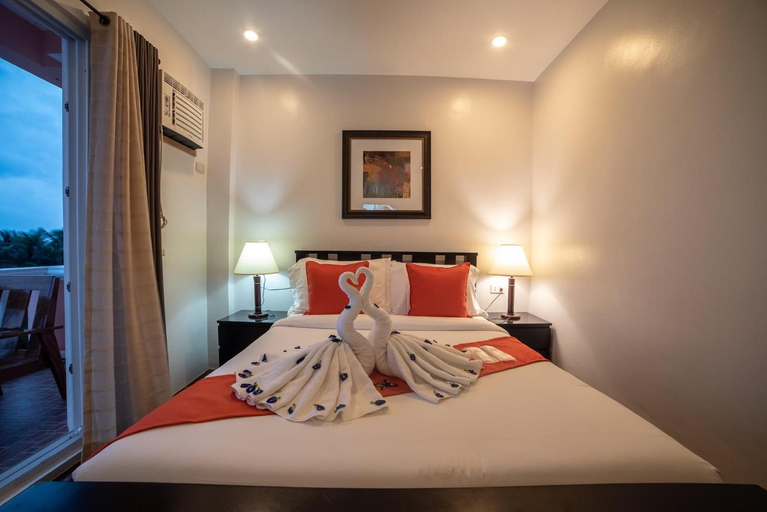 Bedroom 3, Amboy Hometel , Basco