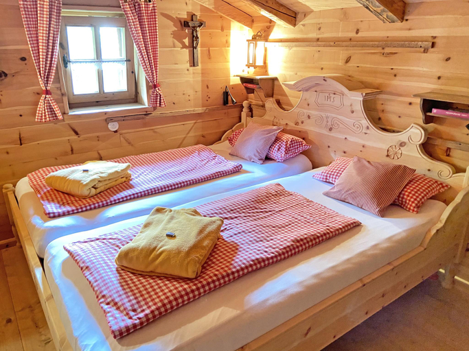 Bedroom, Rustikales Haus in Tittmoning, Traunstein